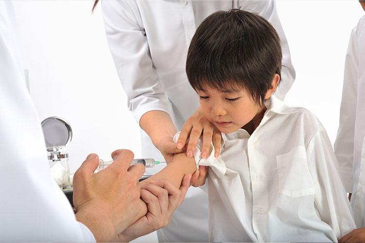 お子さんの予防接種のイメージ画像